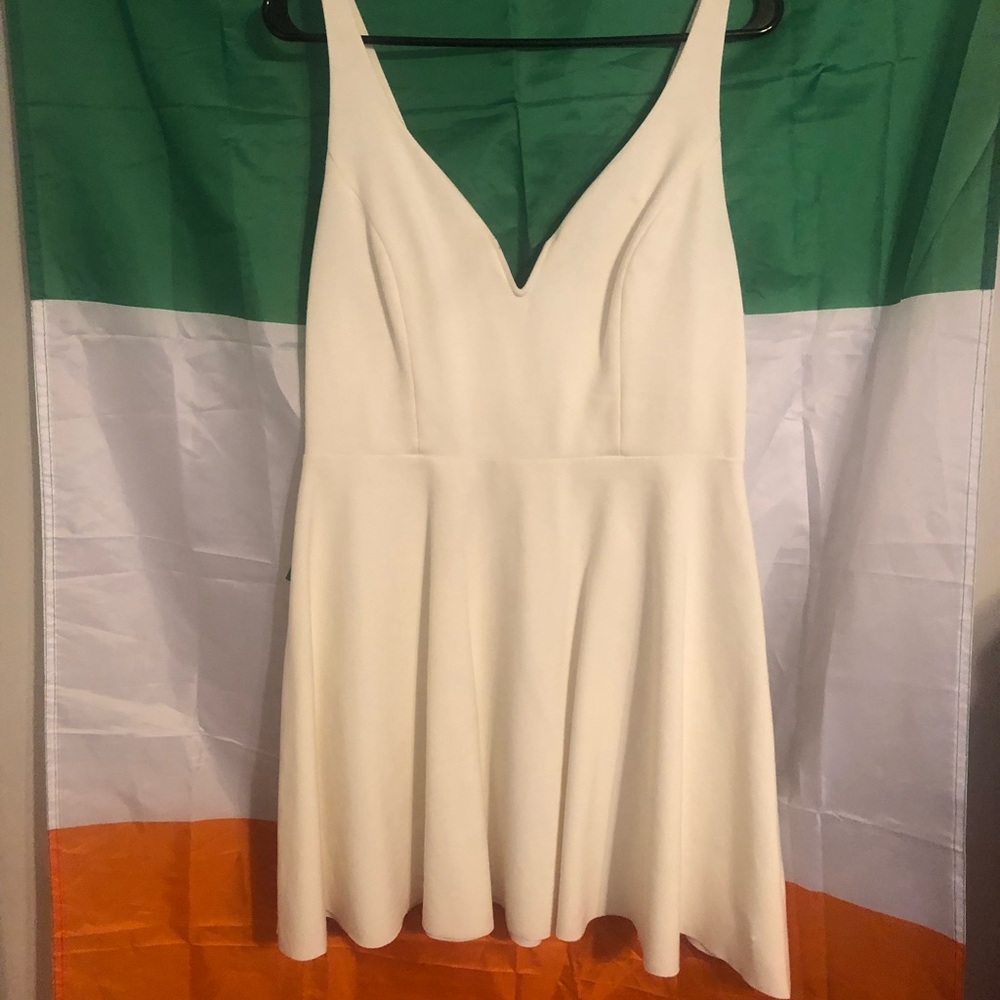 White sleeveless dress